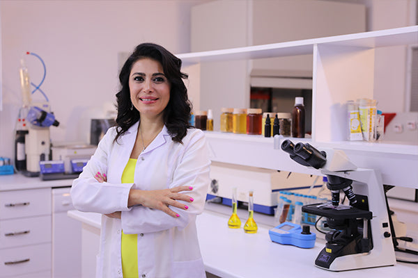 DR. ASLI SAMANCI RECEIVES AN AWARD WITH HER POSTER STUDY ON ORAL CARE WITH ANATOLIAN PROPOLIS IN PEDIATRIC ONCOLOGY PATIENTS AT THE CONGRESS!