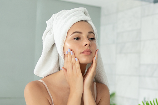 Bee Venom: The Natural Secret of Skin Health and Beauty